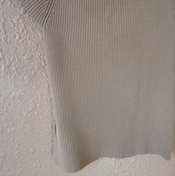 NEVER WORN! - Picture 3 of 7